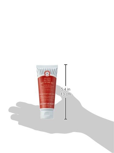First Aid Beauty Skin Rescue Gel, pores affinés et teint plus net.