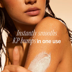 First Aid Beauty Smooth + Juicy Gommage Pêches pour texture plus lisse.