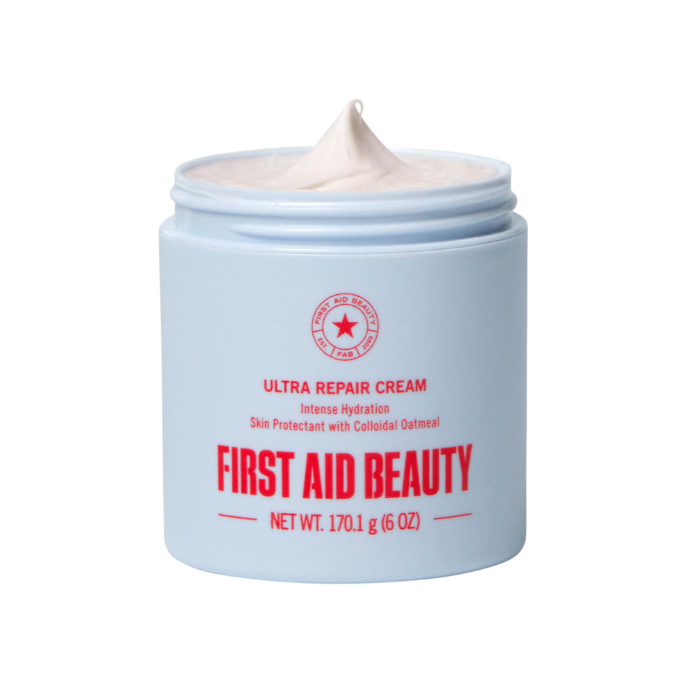 First Aid Beauty Ultra Repair Cream – flacon visage et corps, hydratation durable.