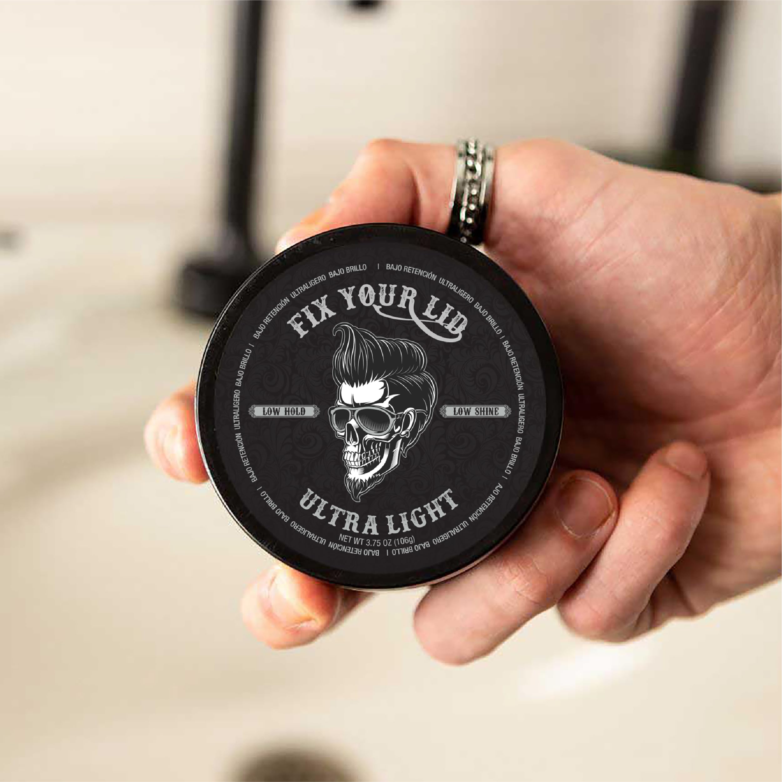 Fix Your Lid Pomade – S’adapte à tous types de cheveux pour divers styles.