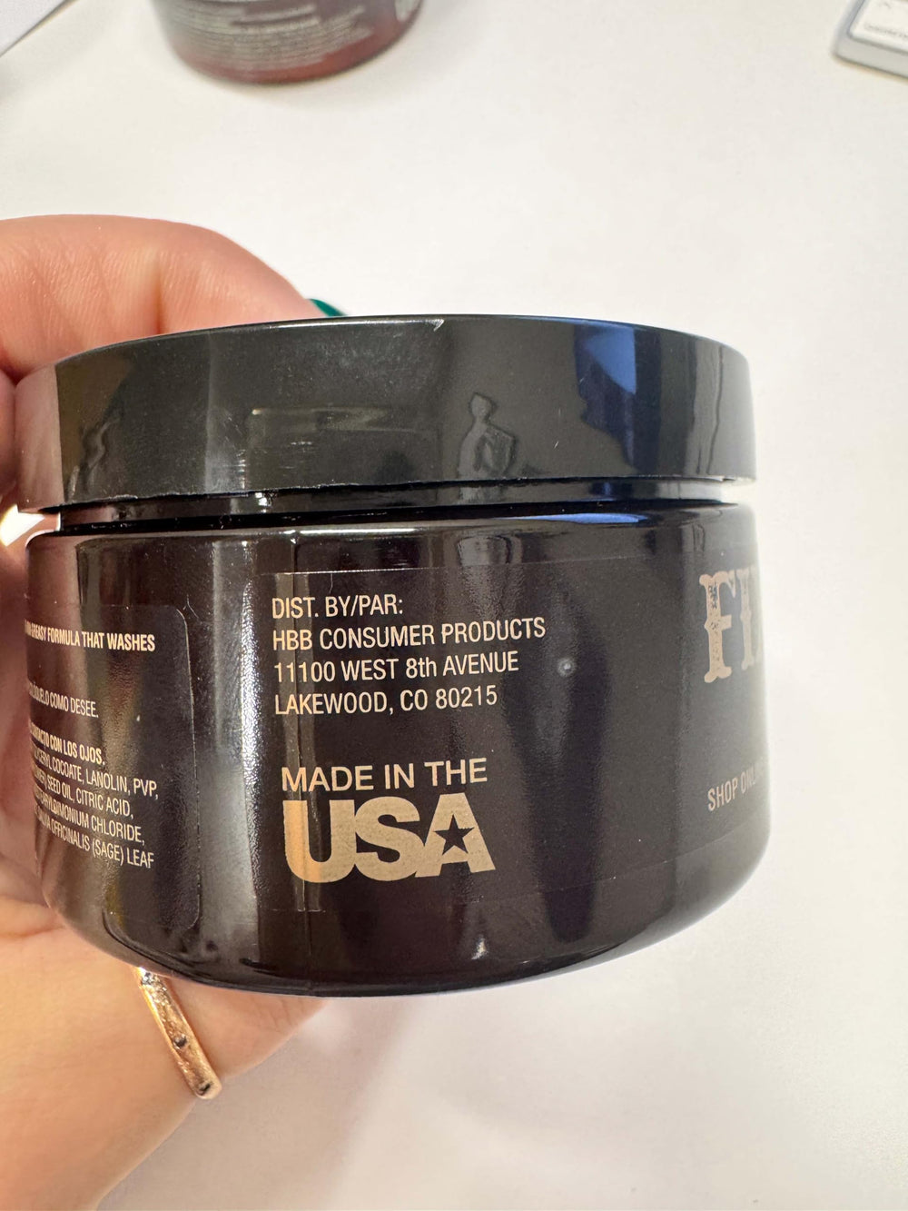 Fix Your Lid pomade: lavage facile, sans résidu gras après utilisation.