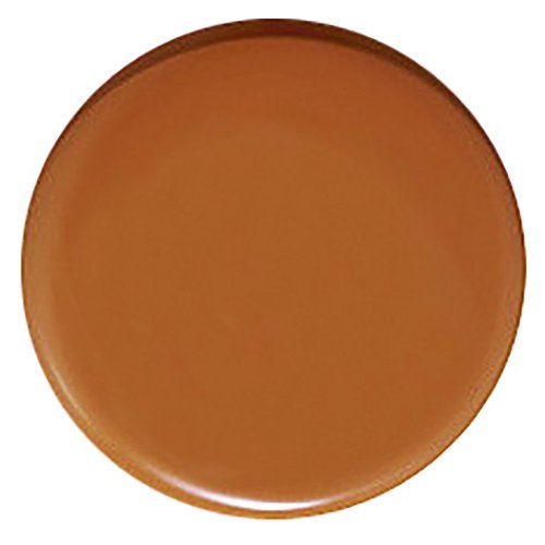 Texture mate du fond de teint Flori Roberts crème-poudre sur peau lisse