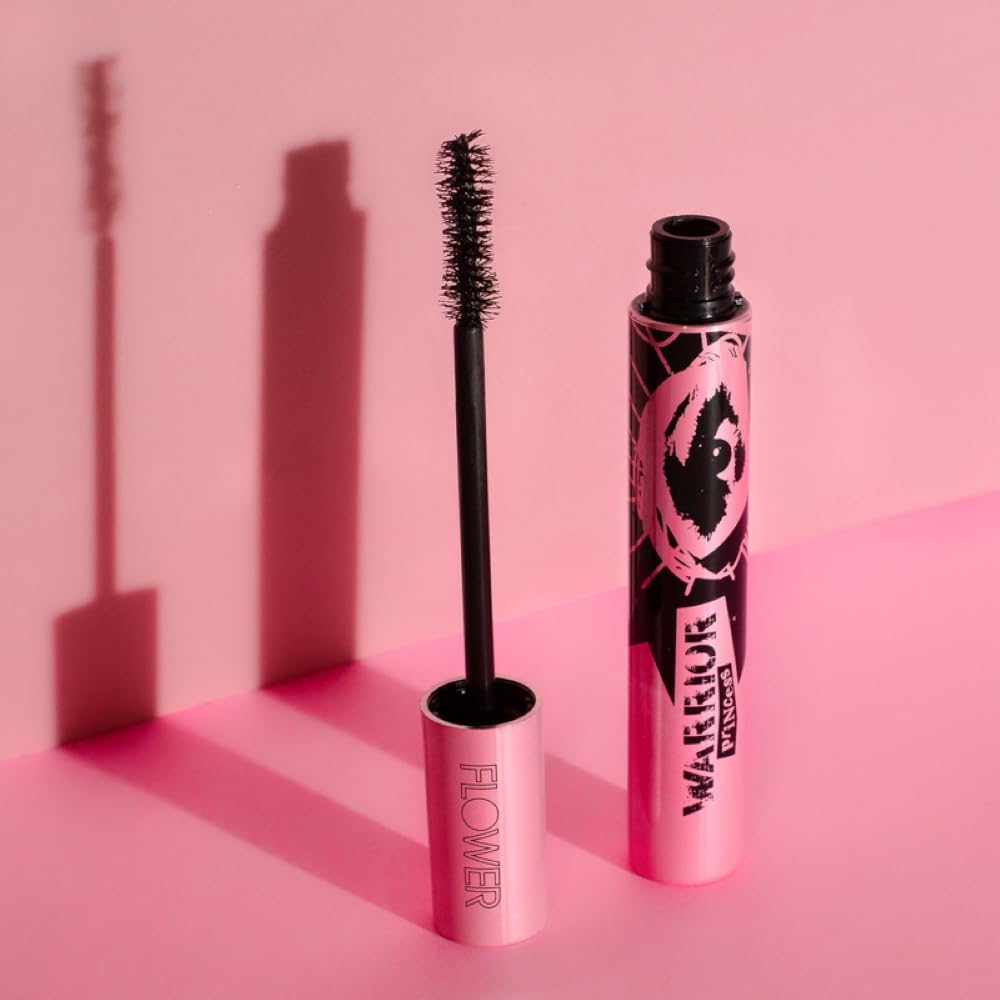 FLOWER Beauty Warrior Princess: définition des cils pour un regard net et précis.