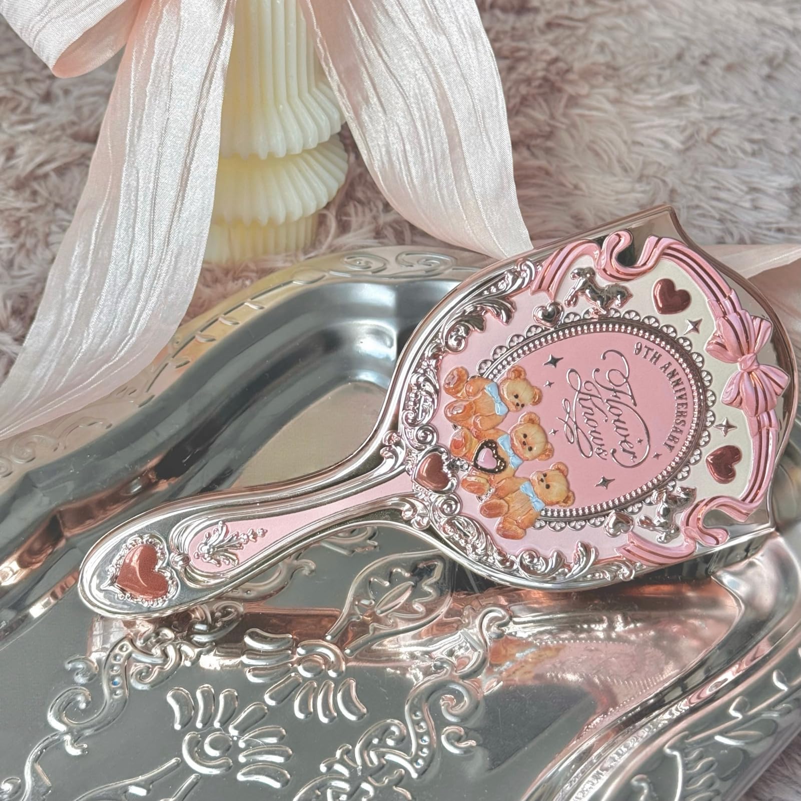 Brosse Paddle Flower Knows, coiffage facile et douceur pour les cheveux.