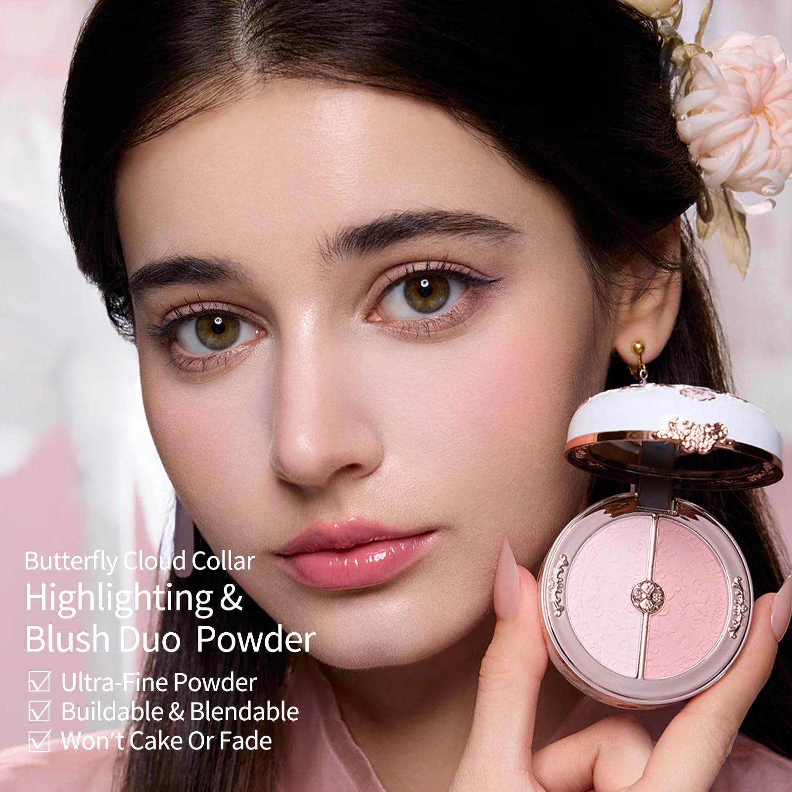 Flower Knows collier nuage papillon-poudre-peche, look frais et lumineux.