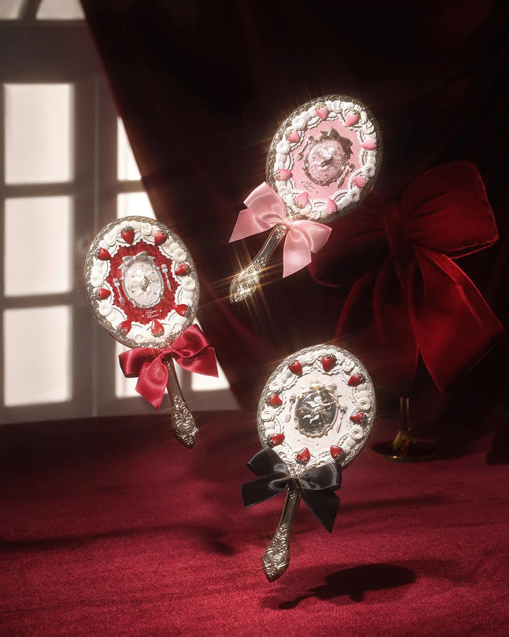 Flower Knows design Rococo inspiré, décoratif sur bureau.