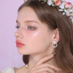 Flower Knows Éclat Doux – finition velours pour contours subtils.