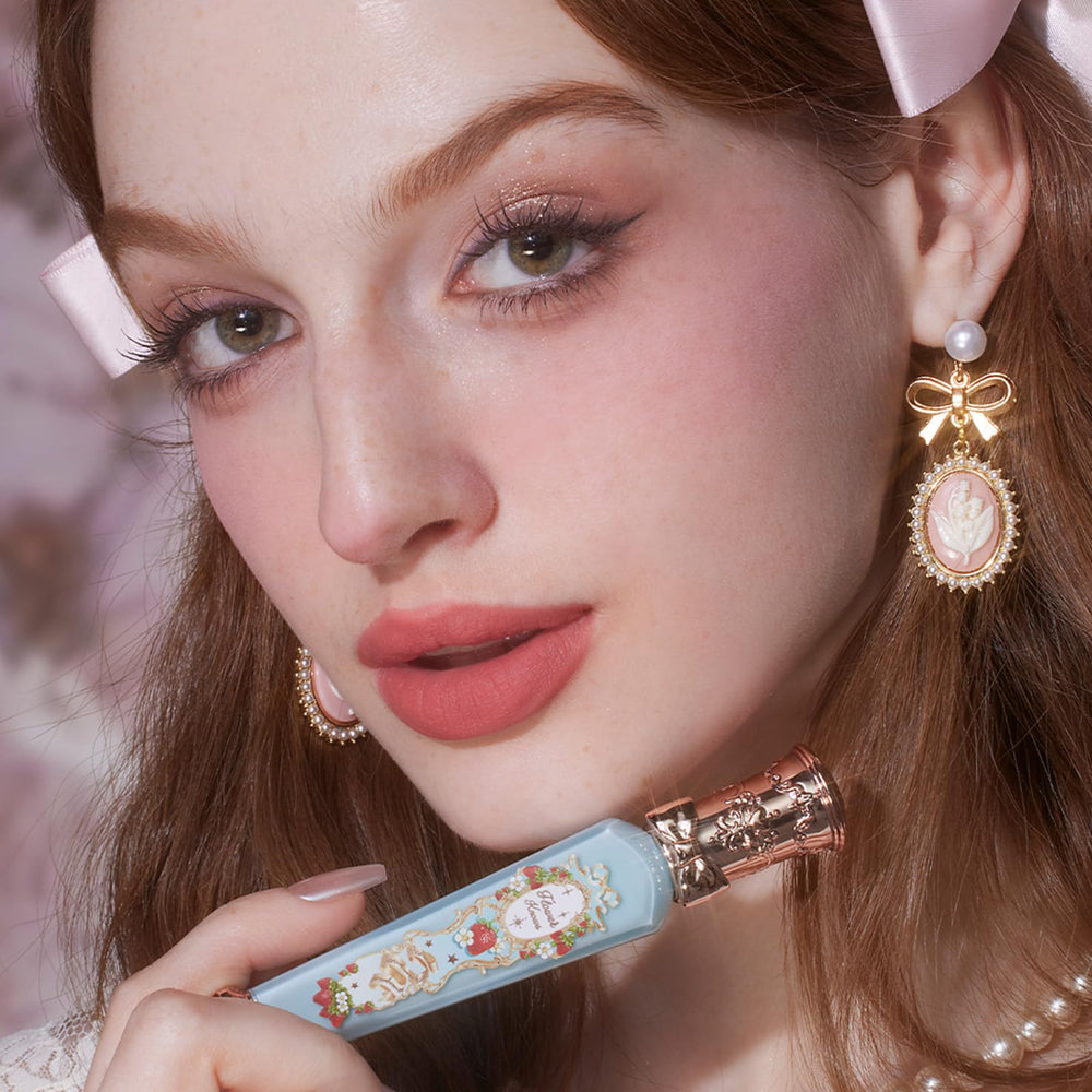Emballage élégant Flower Knows Strawberry Rococo, design rococo et vegan.