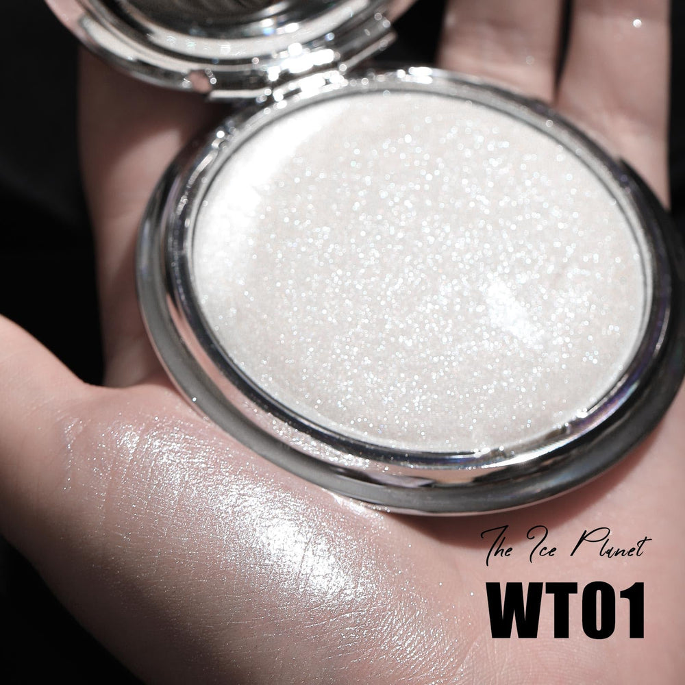 FOCALLURE Highlighter naturel, révèle un glow lumineux discret sur la peau.