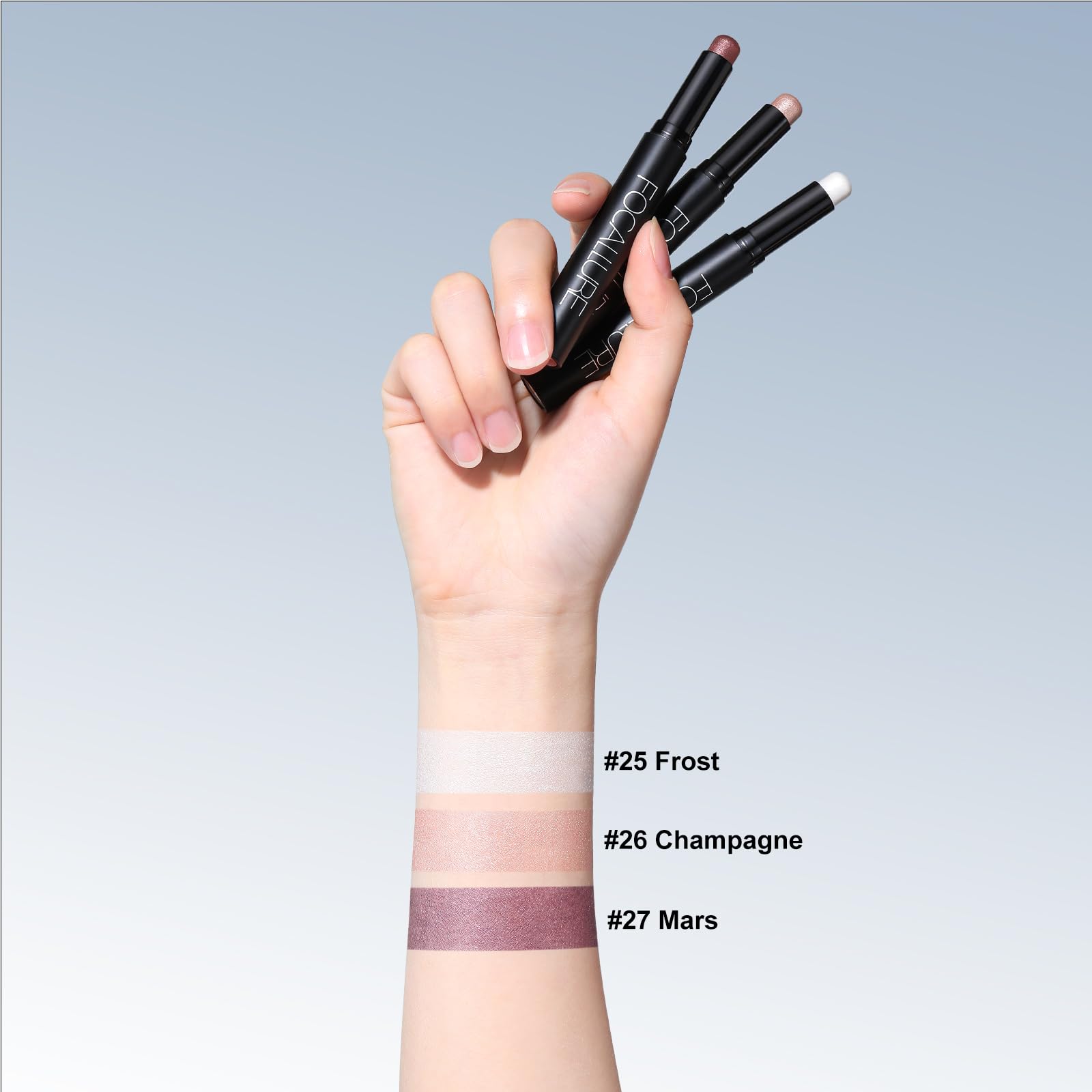 FOCALLURE Ombre-crème veloutée qui glisse sans effort sur la paupière.