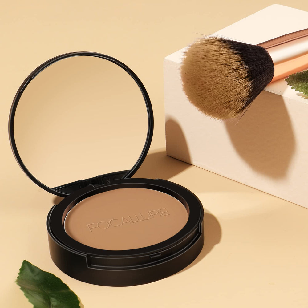 FOCALLURE poudre pressée – peut être utilisée seule ou sur fond de teint pour fixer le look