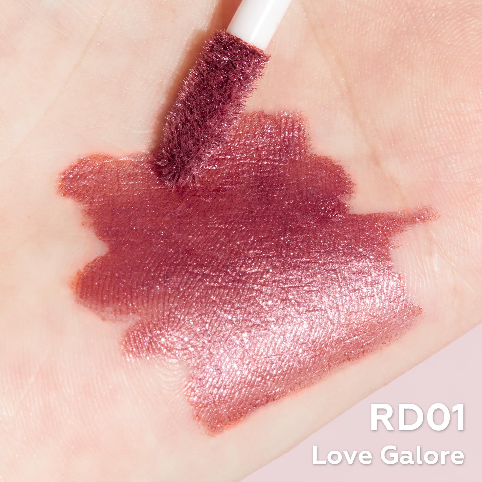 FOCALLURE rouge métallique liquide – longue tenue pour rester impeccable toute la journée