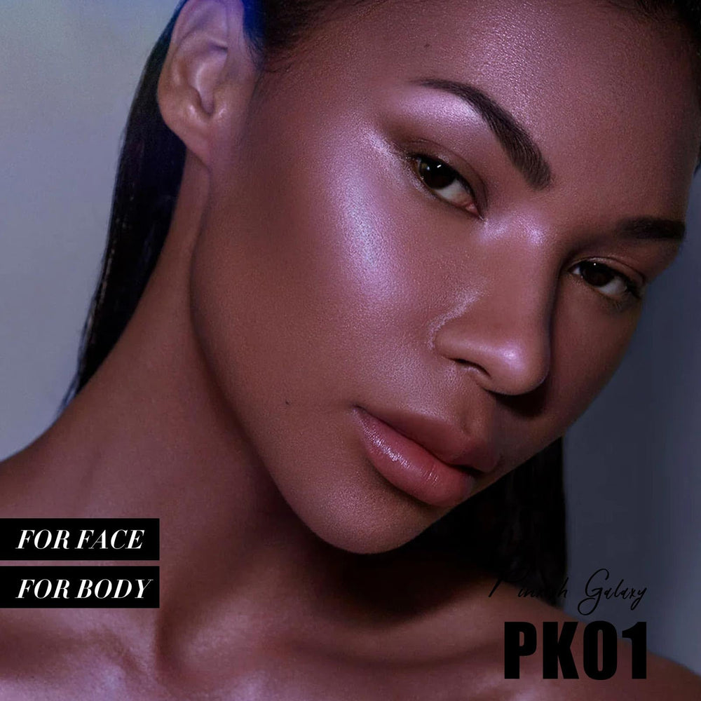 FOCALLURE Shimmer Face Highlighter application sur les pommettes pour un éclat subtil.