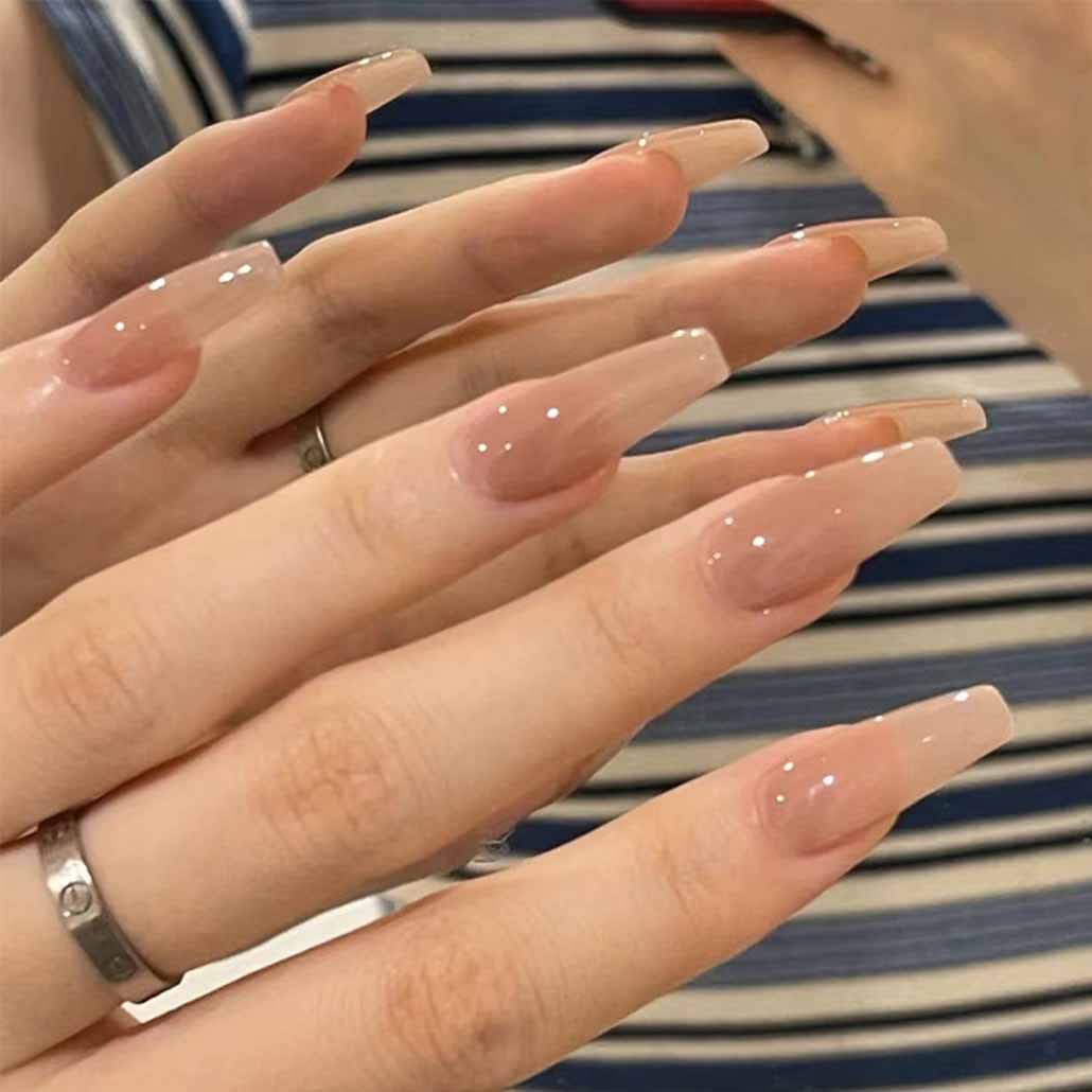 Ongles Foccna coffin nude long à poser, allure élégante.