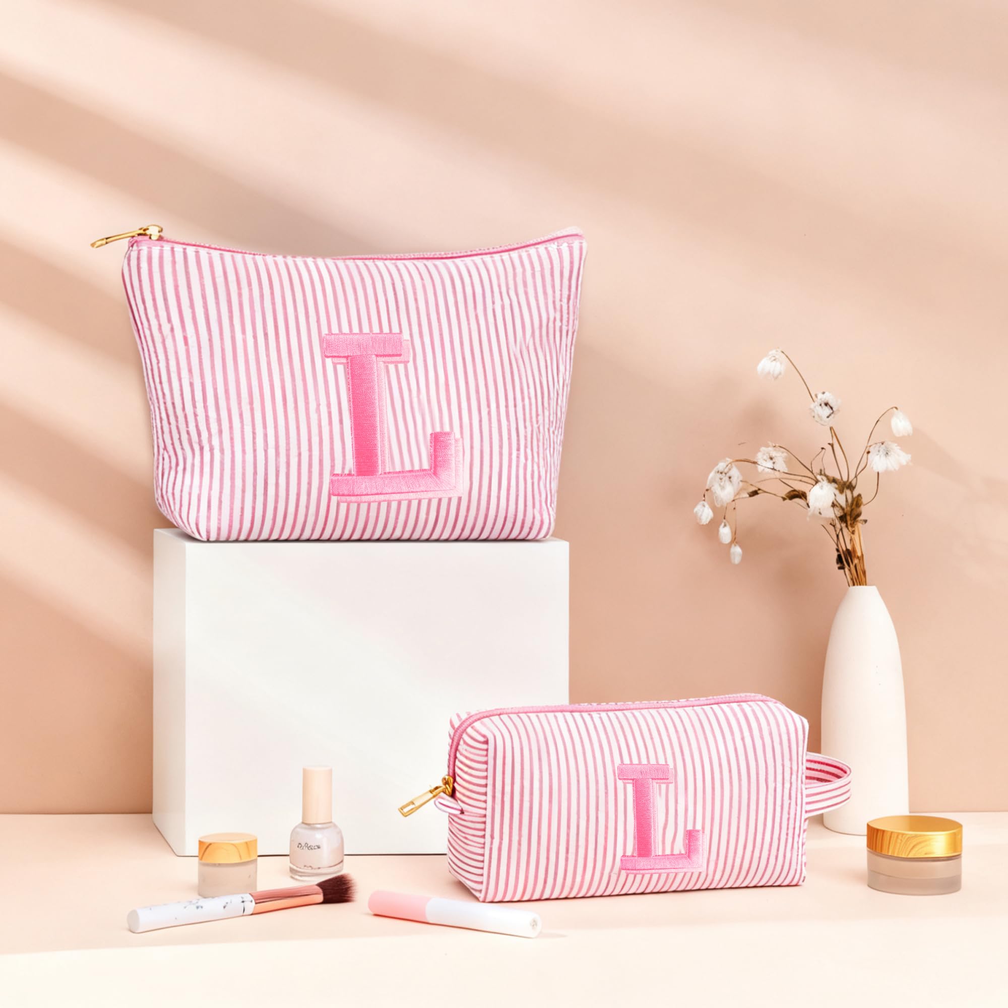 Pochette maquillage voyage Fohufo petite, légère et polyvalente.