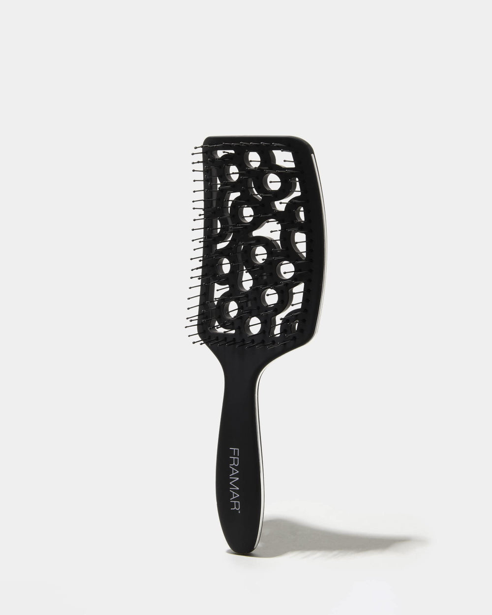 FRAMAR brosse-cheveux seche-cheveux usage sur cheveux mouilles.