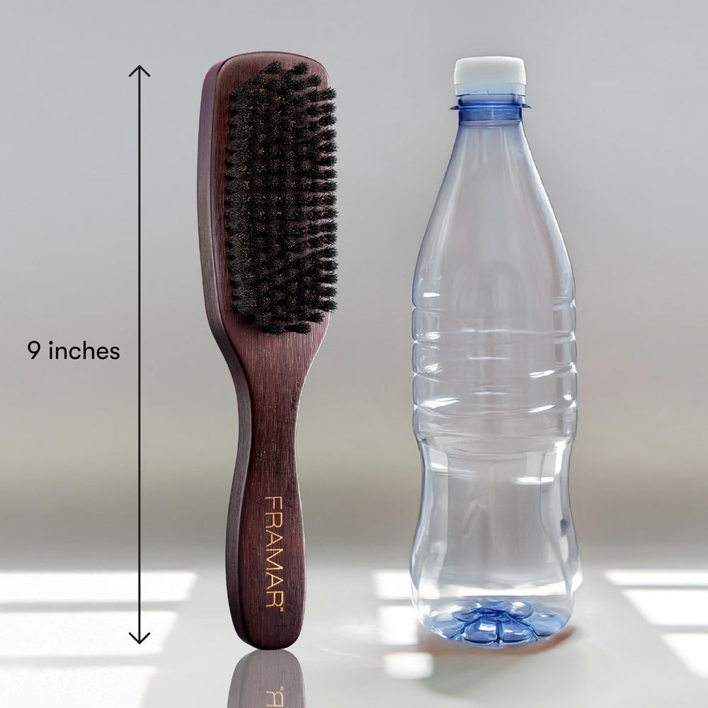 FRAMAR brosse idéale pour queues de cheval et chignons impeccables.