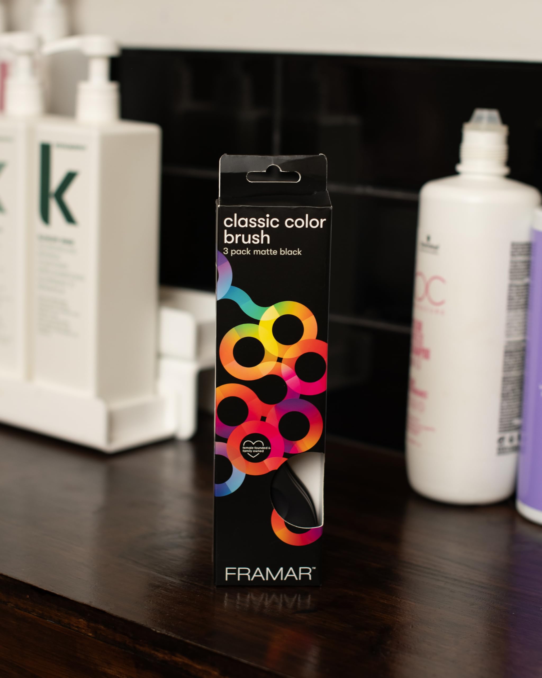 FRAMAR brosse coloration, adaptée à toutes les applications coloristiques en salon.