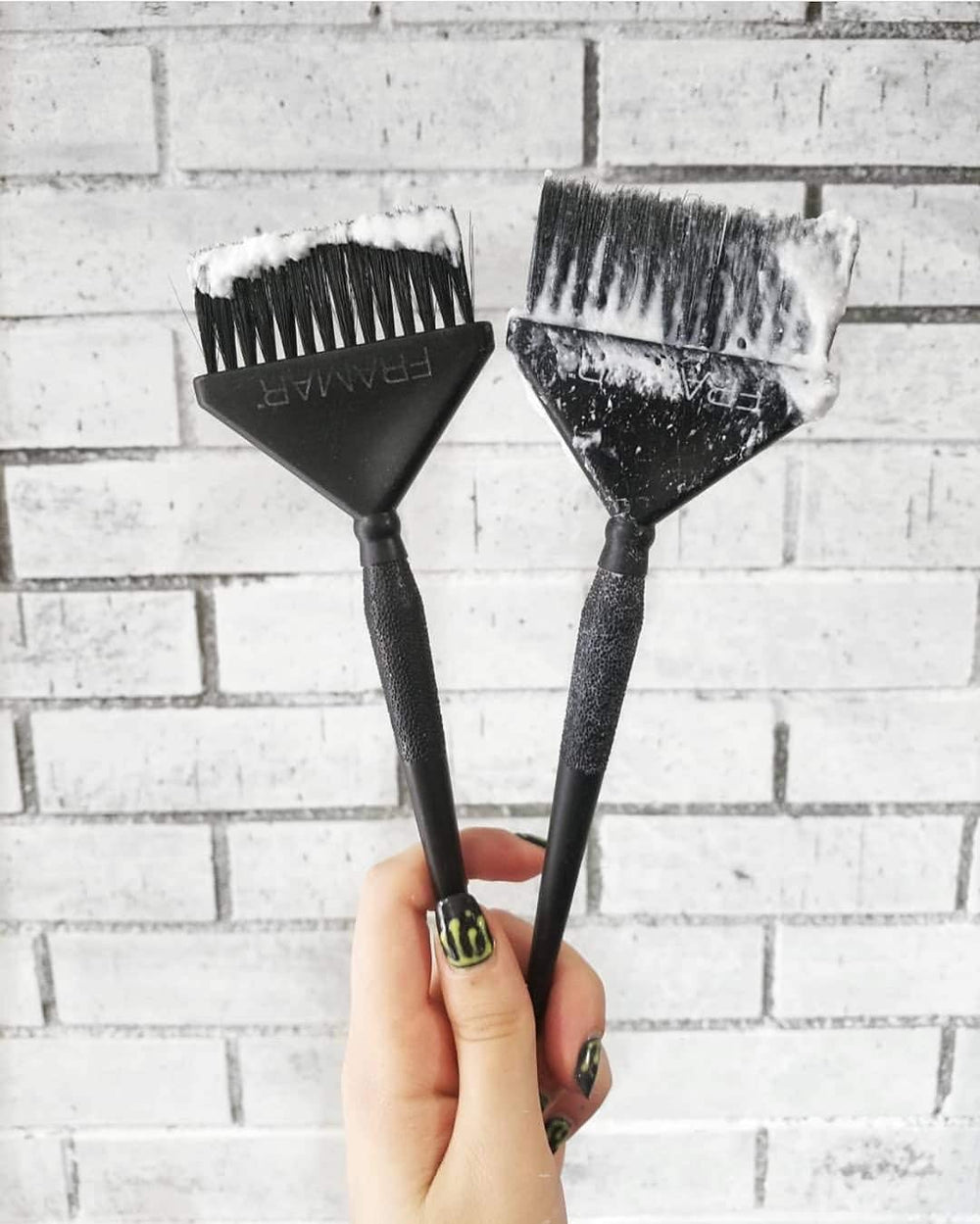 Bords affilés des brosses Framar pour précision.