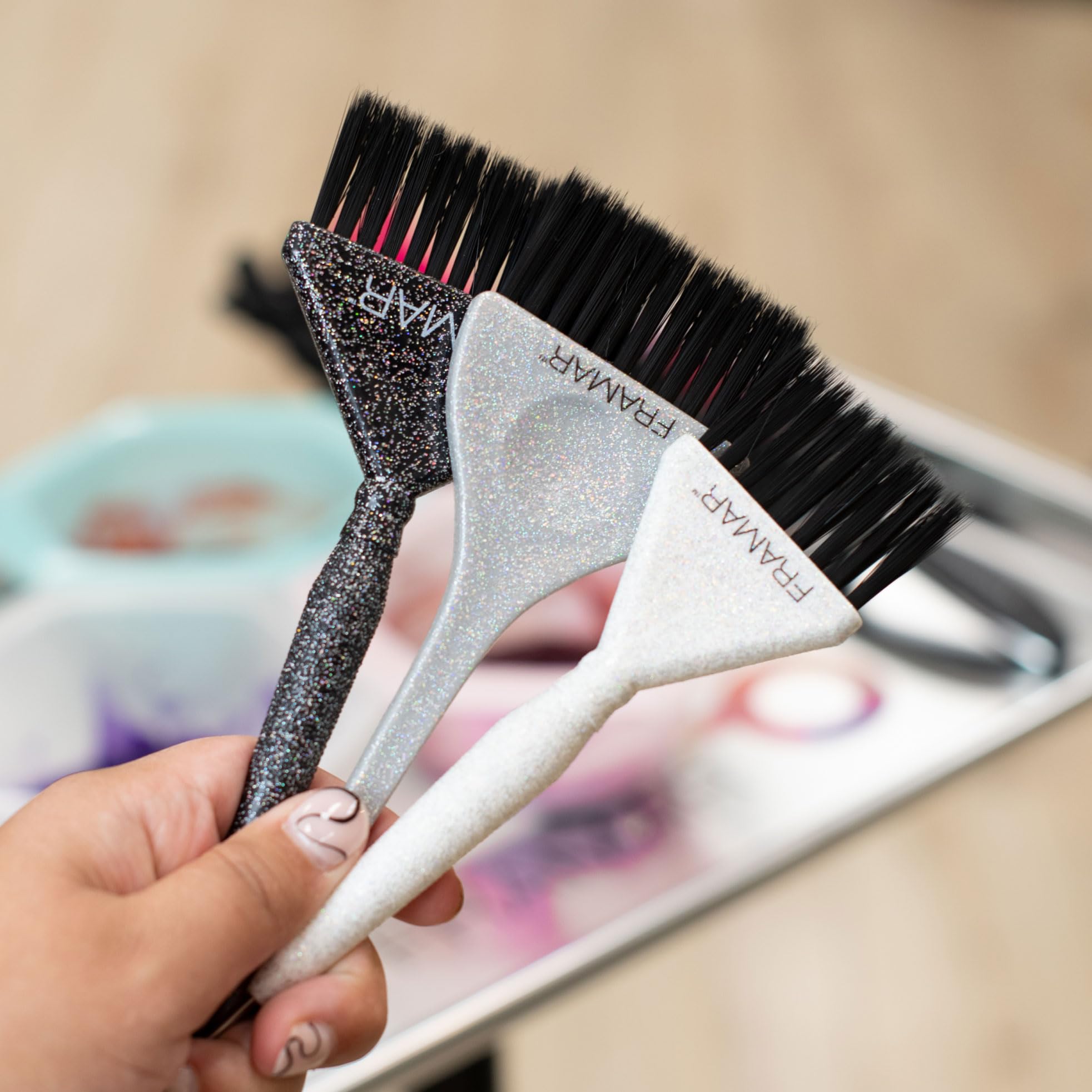 FRAMAR brosse coloration cheveux précision moyenne avec queue métallique, contrôle précis.