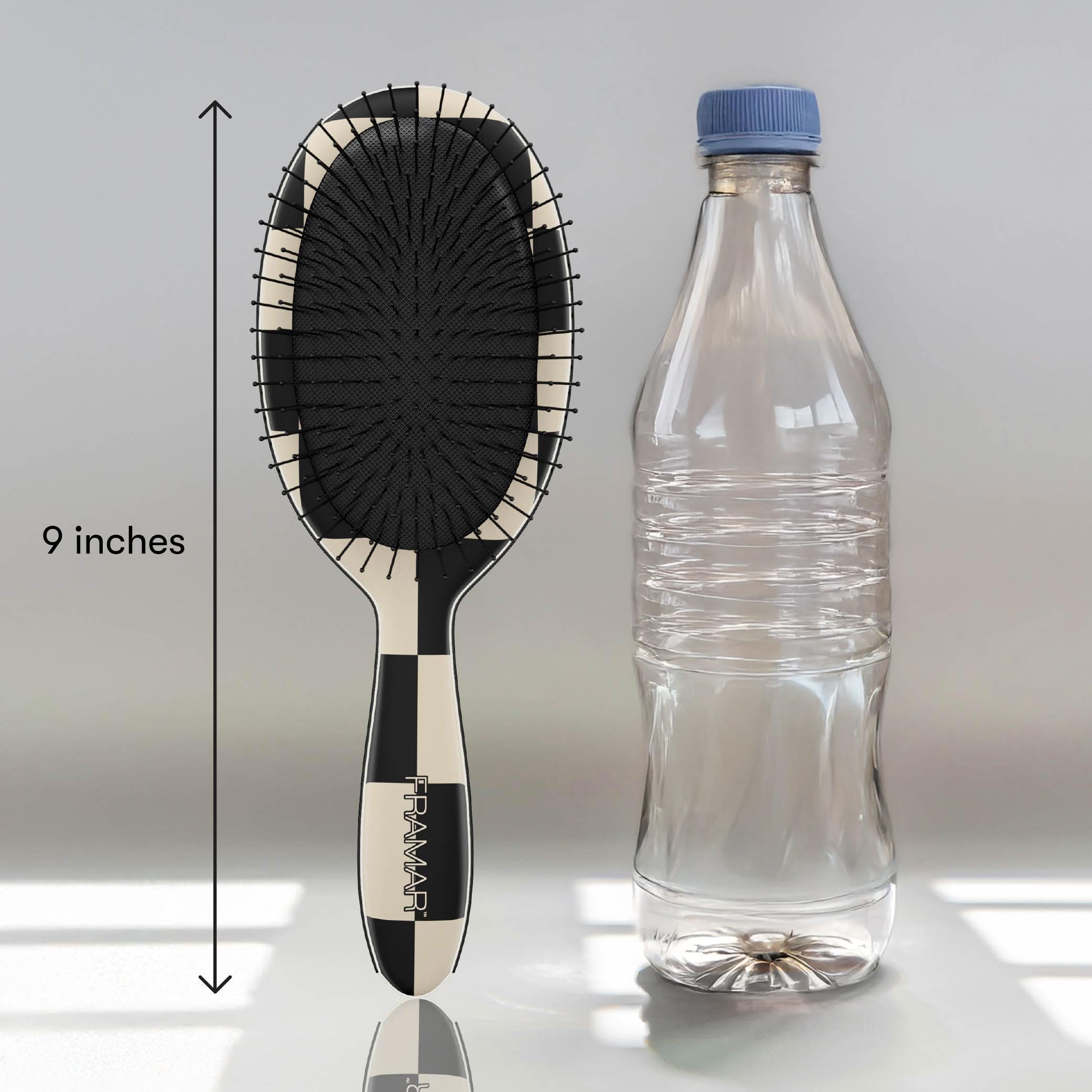 FRAMAR Brosse démêlante compacte, parfaite pour le sac et les voyages.