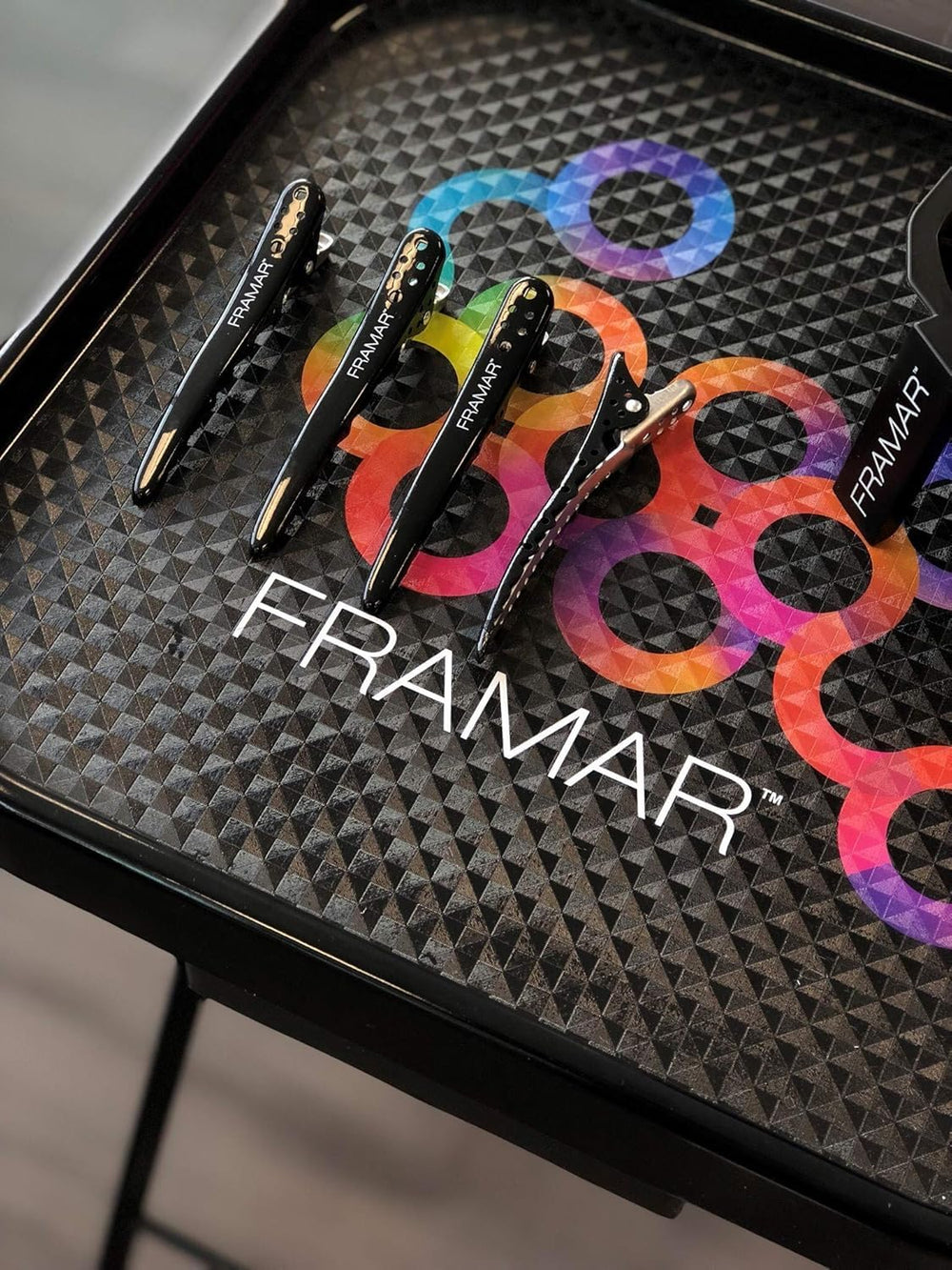 FRAMAR clip cheveux noir, maintien précis des sections lors du balayage.