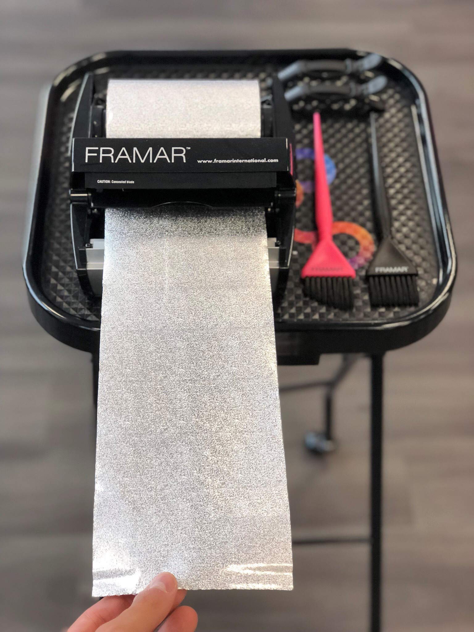 Framar Fold Freak Dispenser permet de réduire le gaspillage en choisissant la longueur exacte.