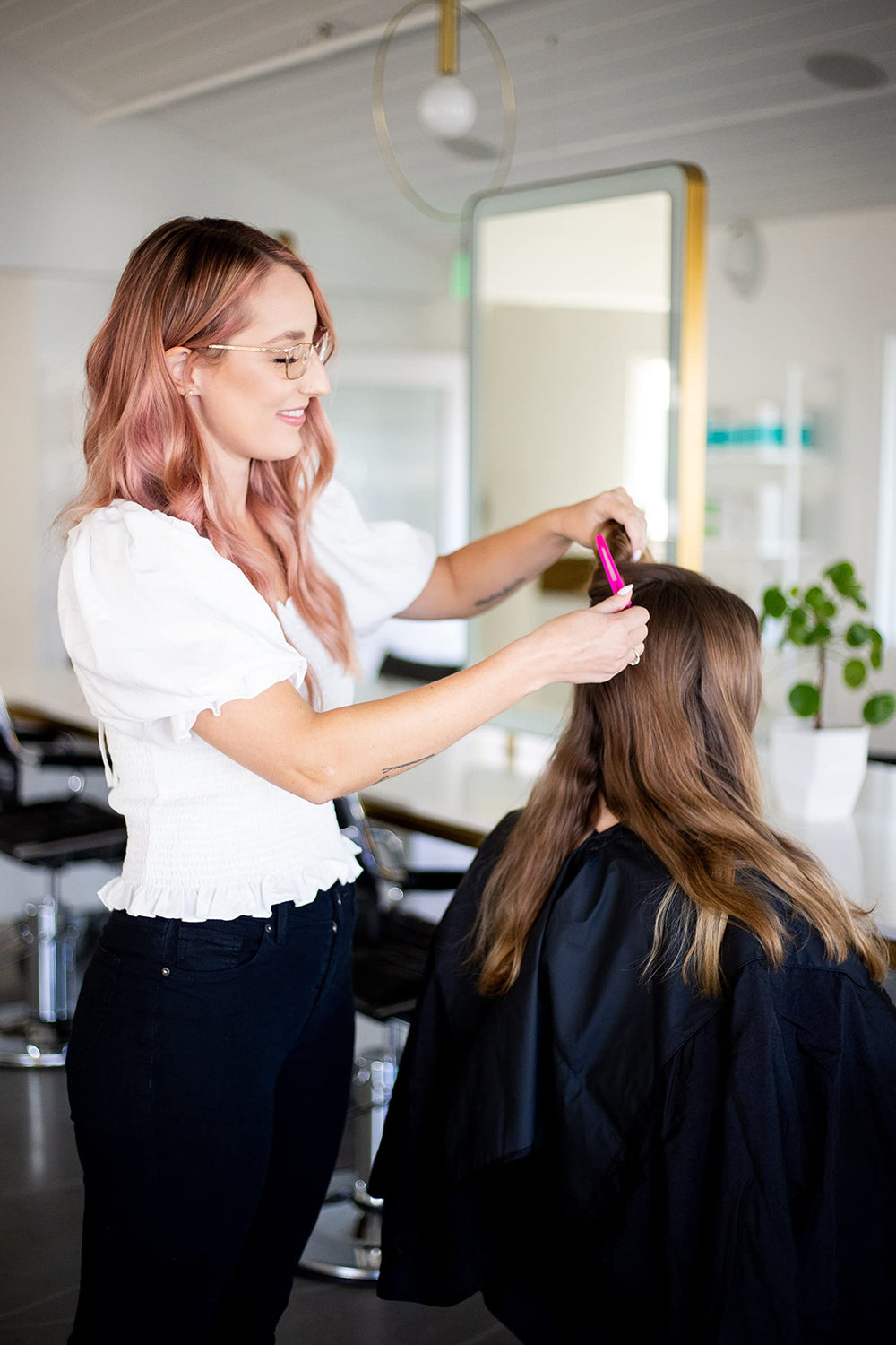 Framar Neon Creaseless Clips – compatibles tous types de cheveux, y compris bouclés et épais.