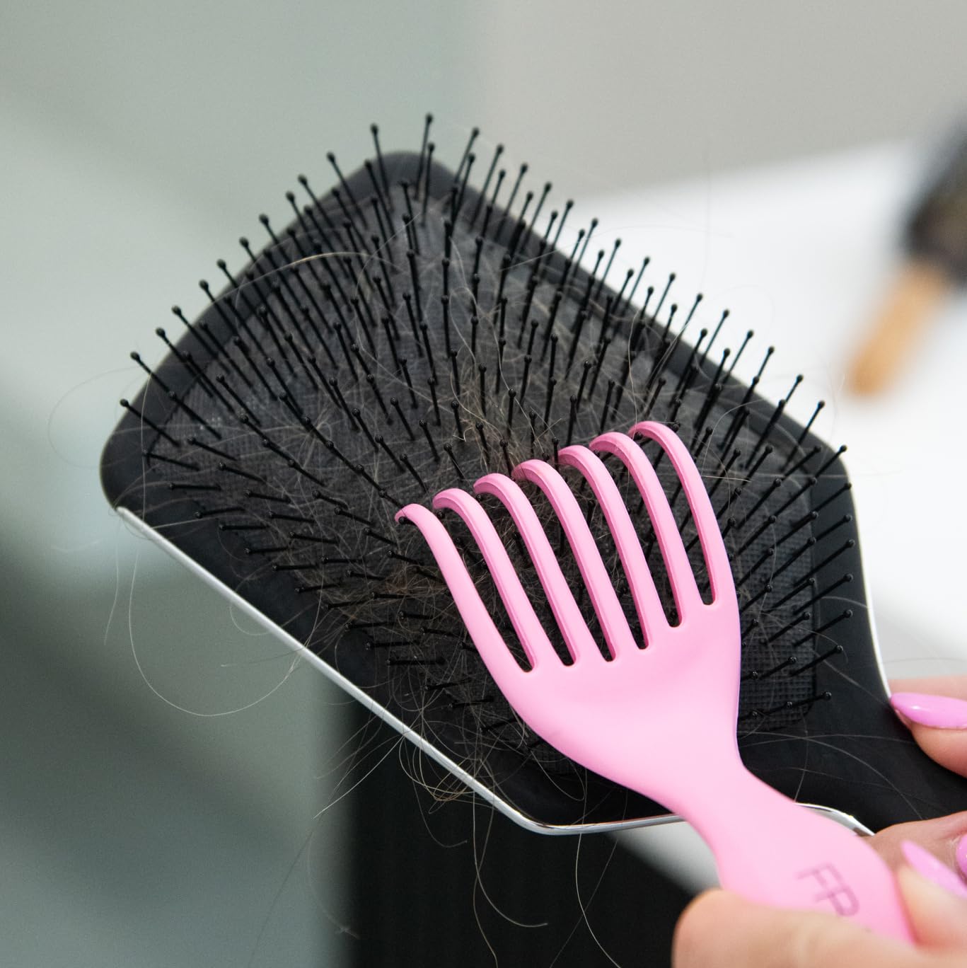 Framar outil pour brosse nylon, prolonge la vie des poils.