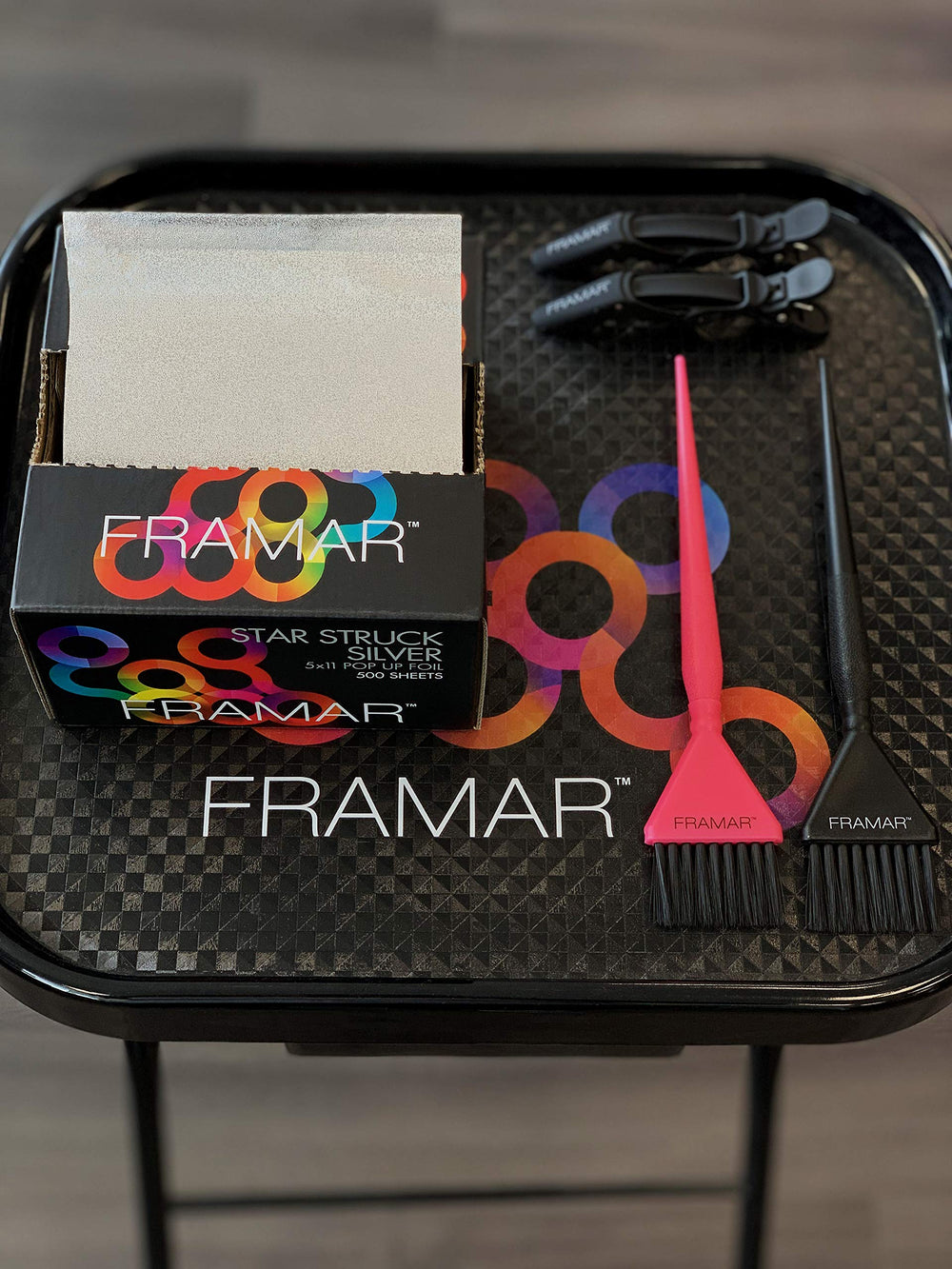 FRAMAR ouverture automatique argent 500 feuilles, sortie rapide sans effort.
