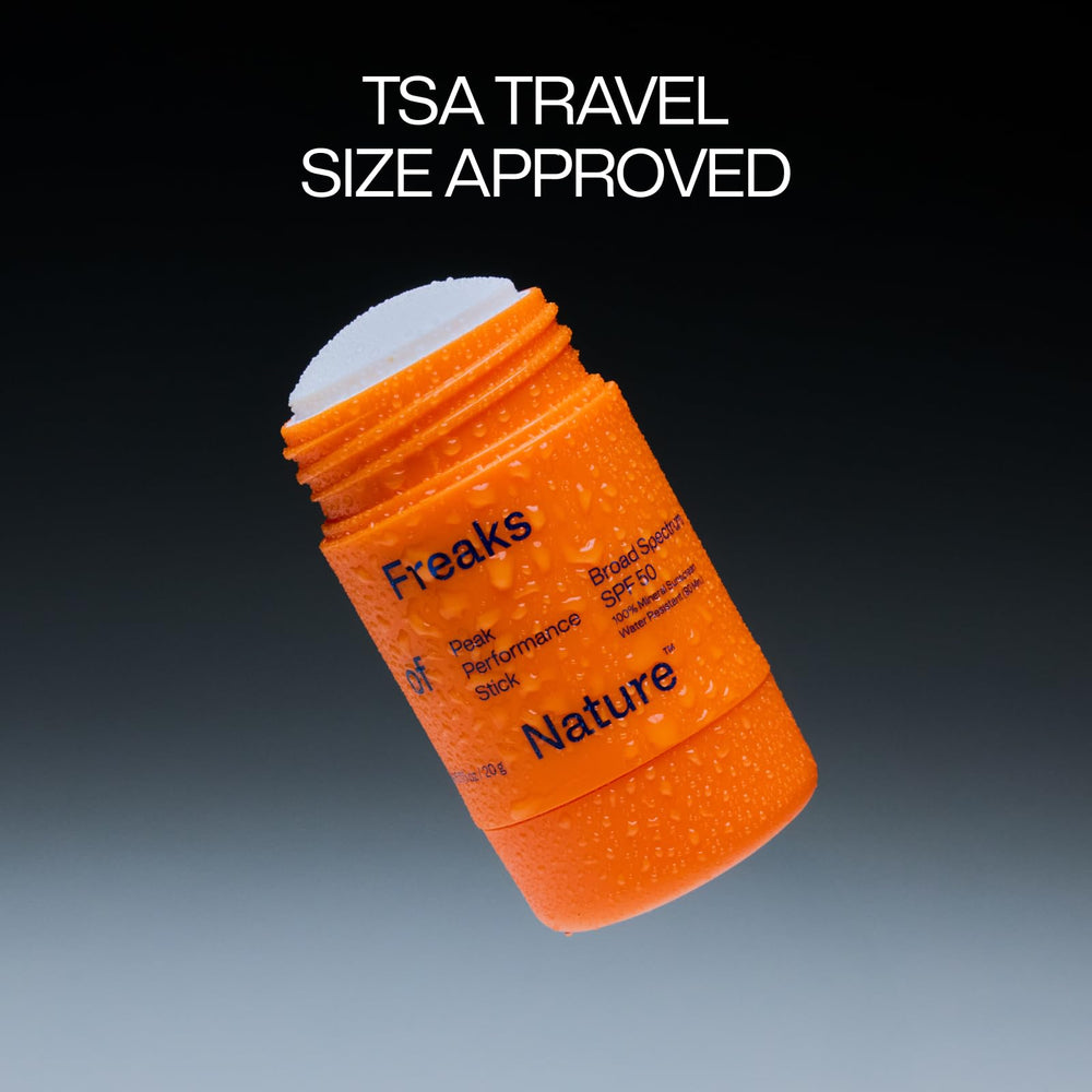 Application facile du Stick Peak Performance sur le visage pour une protection pratique.