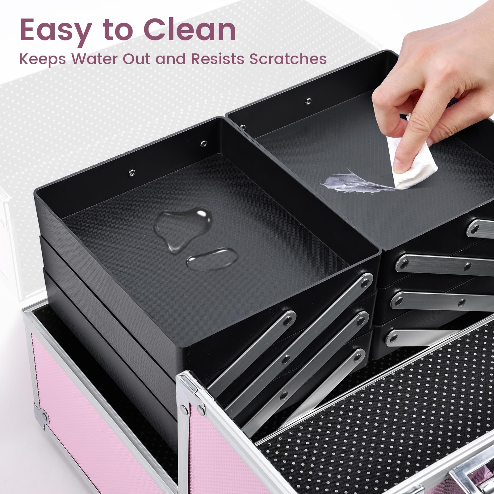 Frenessa grand espace bas, rangements pour palettes et bouteilles lors des trajets.