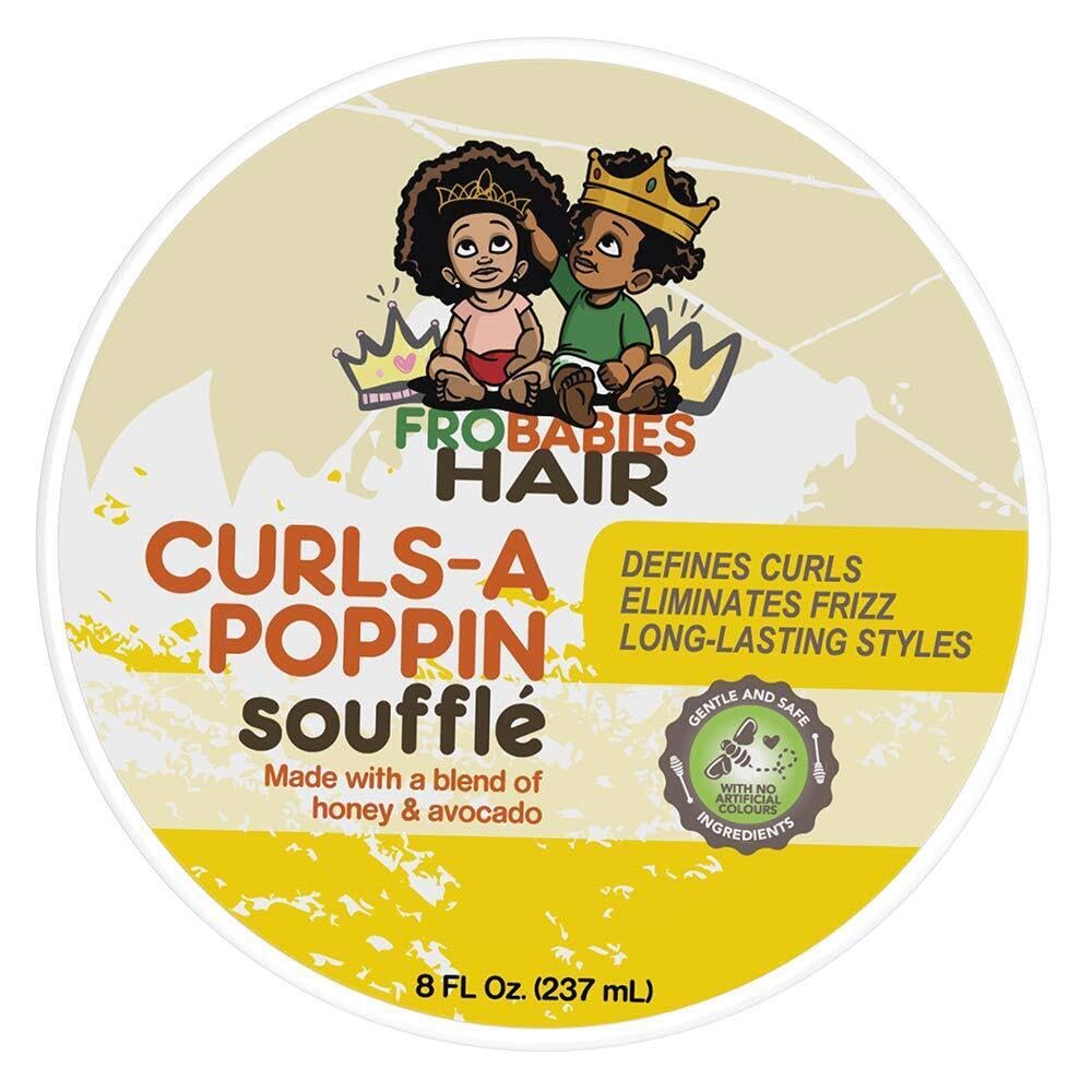 FroBabies Hair Curls-A-Poppin Soufflé en application sur cheveux humides.
