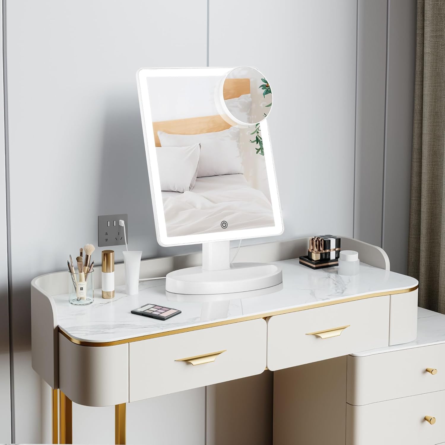 Miroir FUNTOUCH avec rotation à 360 degrés pour trouver l’angle parfait.