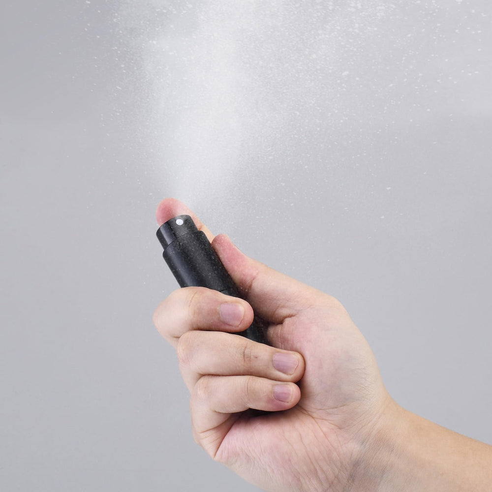 Fusupak brume fine avec design twist-up pour une pulvérisation homogène