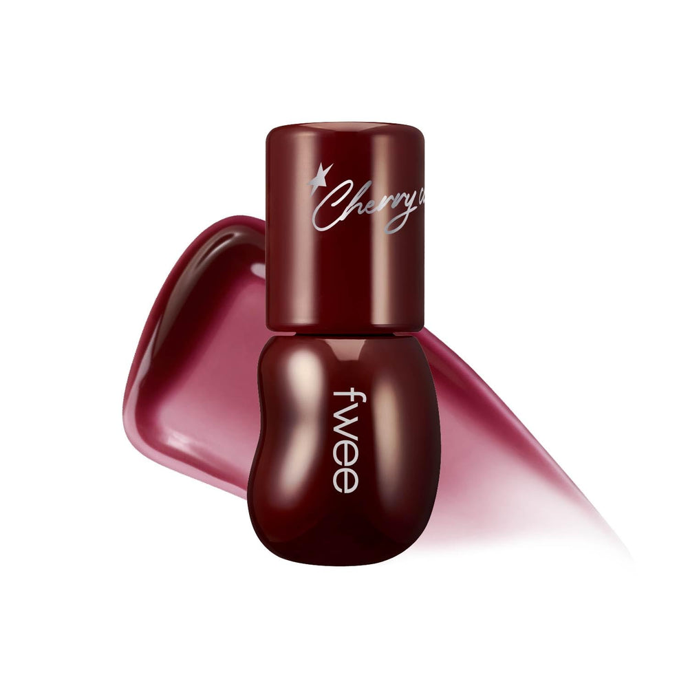 Fwee 3D Voluming Gloss 70% sur lèvres pour une brillance longue durée.