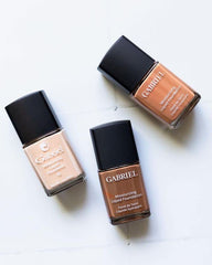 Gabriel Cosmetics ingrédients naturels bio, base minérale pour une peau saine.