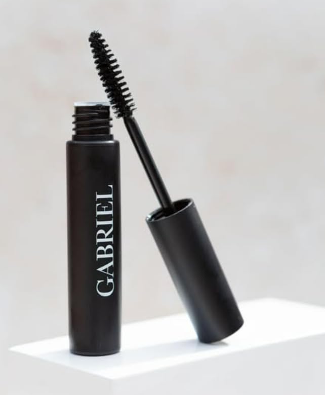Gabriel Mascara Noir, résistance à l'eau discrète pour journées actives.