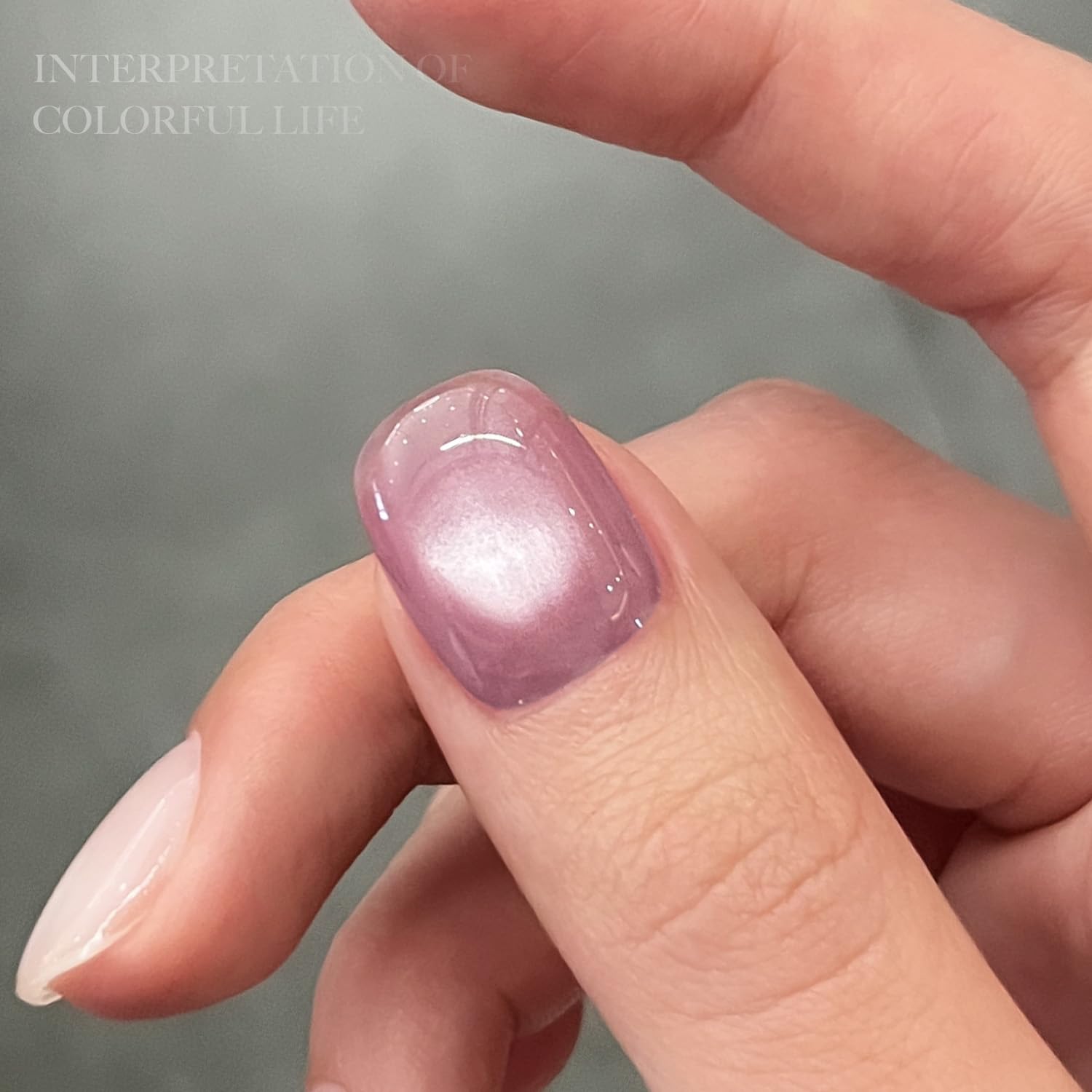 GAOY Exemples d’effets Cat Eye sur ongles brillants et texturés.