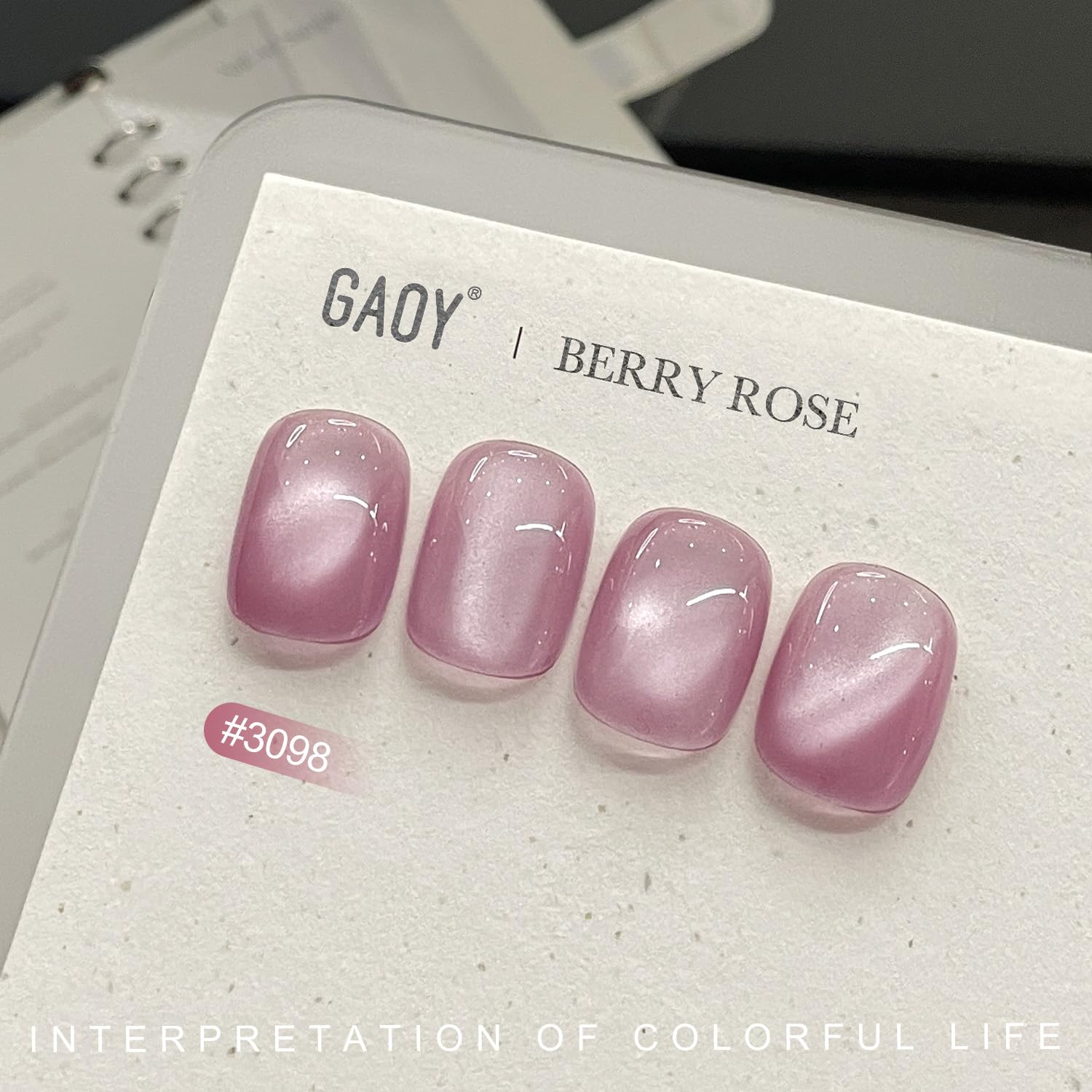 GAOY Ongles finis avec fini holographique rose, effet Cat Eye élégant.