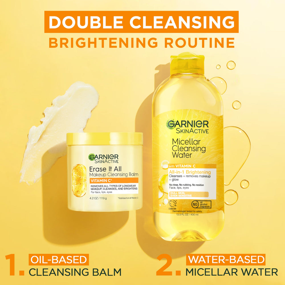 Garnier Erase It All, mousse lactée se formant au contact de l'eau.