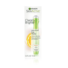 Garnier SkinActive anti-poches yeux rouleau emballage pratique et rafraîchissant.