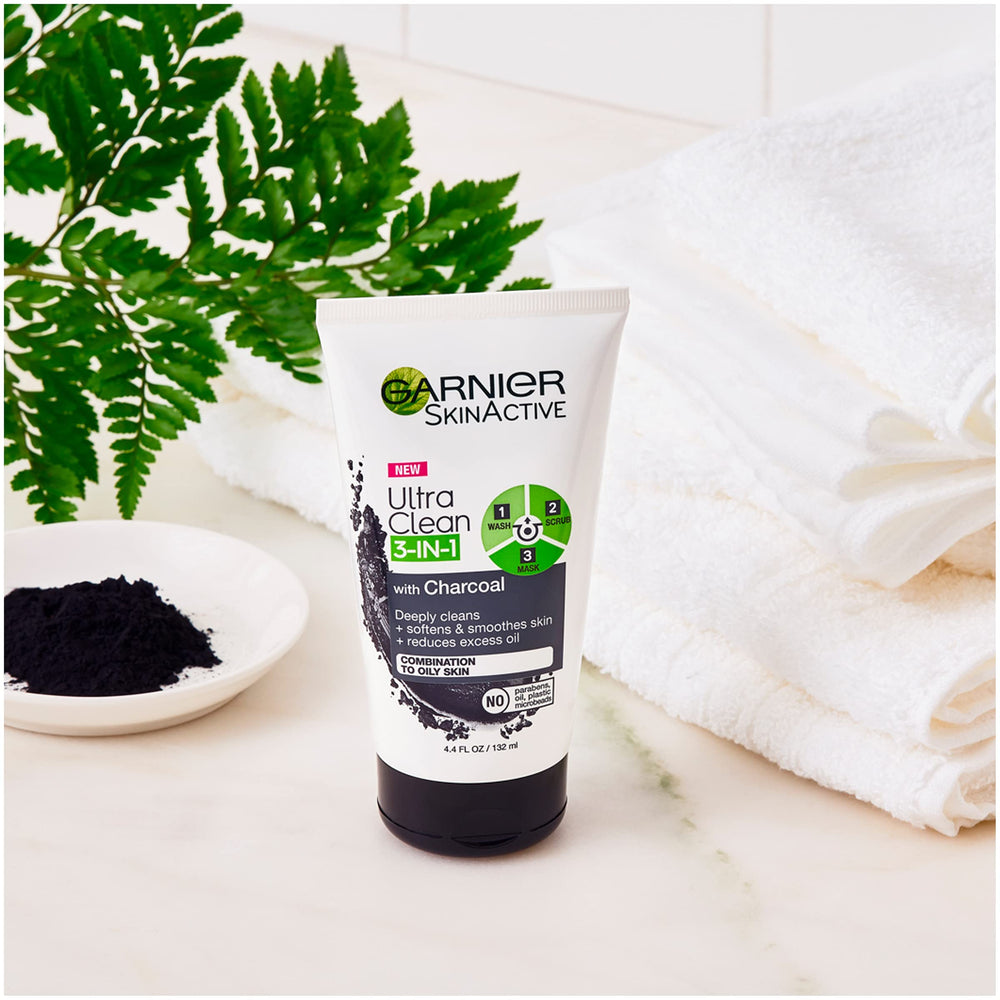 Garnier SkinActive Charbon 3-en-1 texture gel douce sur peau
