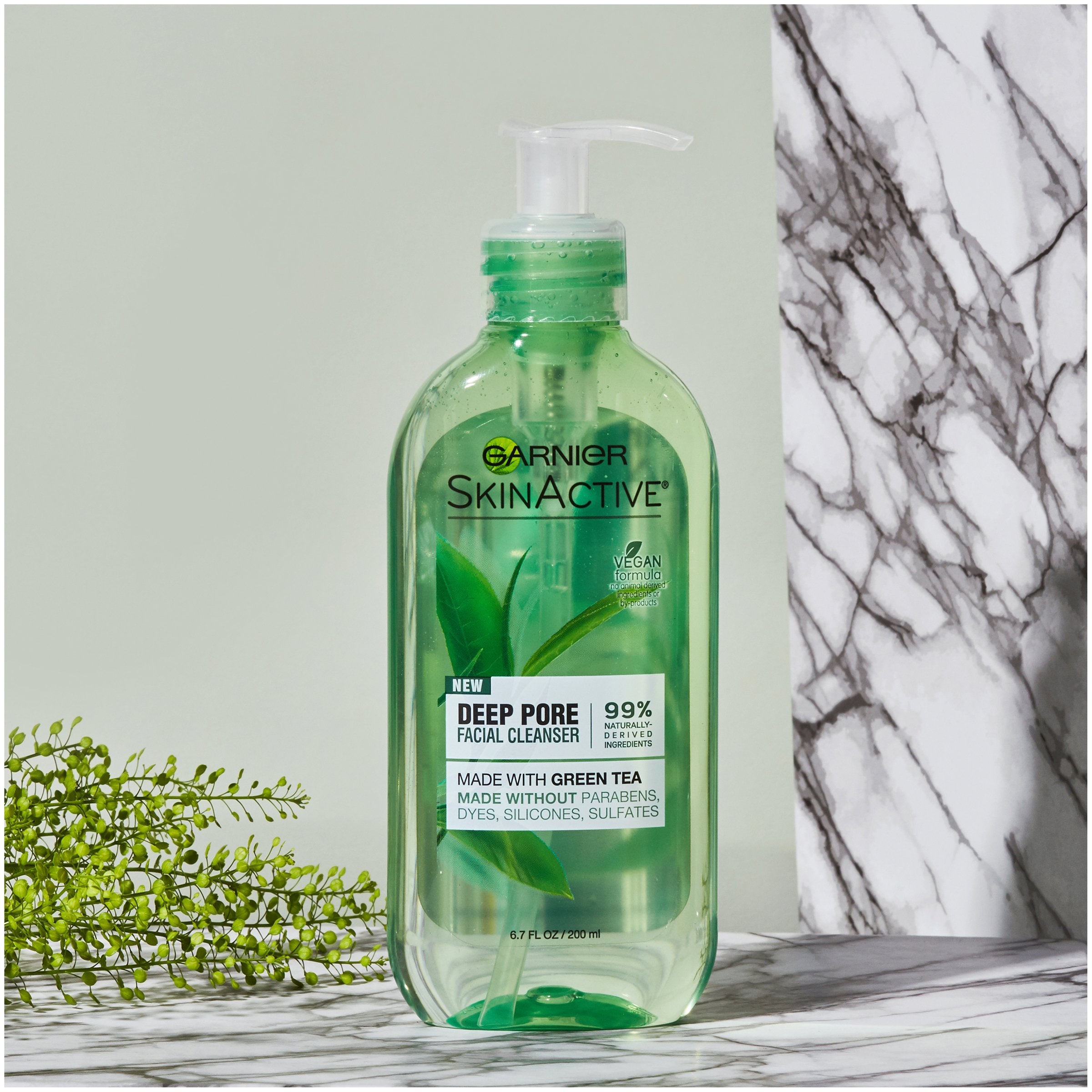Garnier SkinActive: rinçage-eau-claire laisse peau propre sans residu.