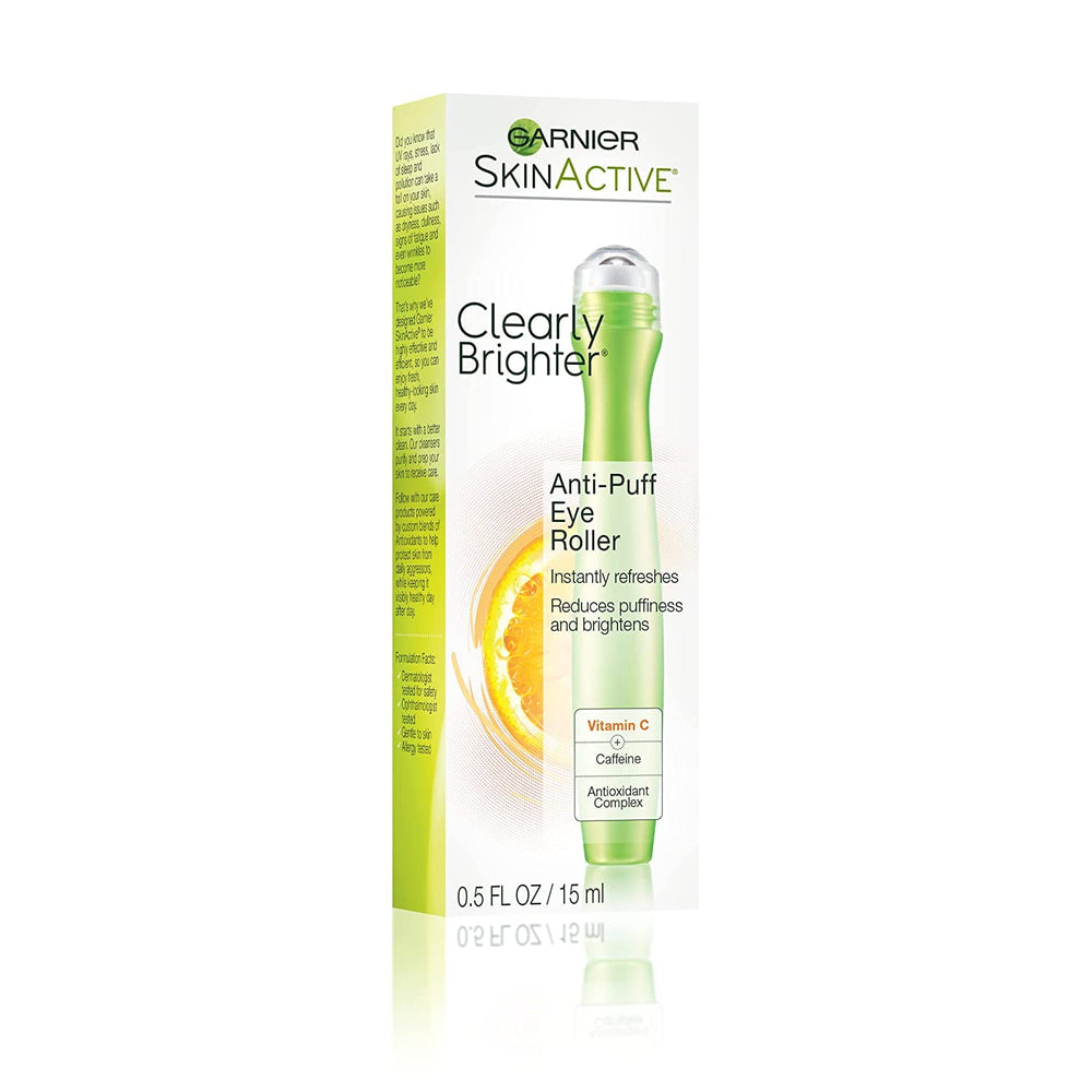 Gros plan sur le rouleau Garnier SkinActive Yeux: applicateur précis.