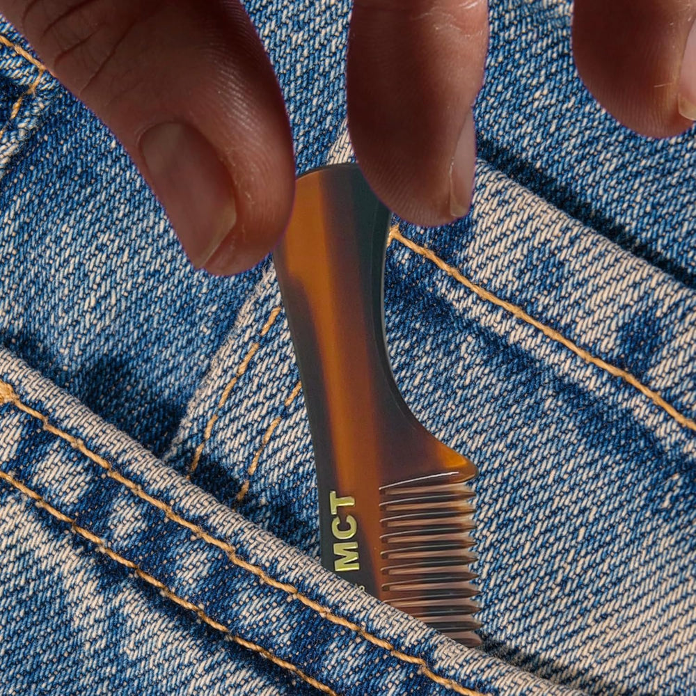 Dents fines et arrondies pour un coiffage confortable et précis.
