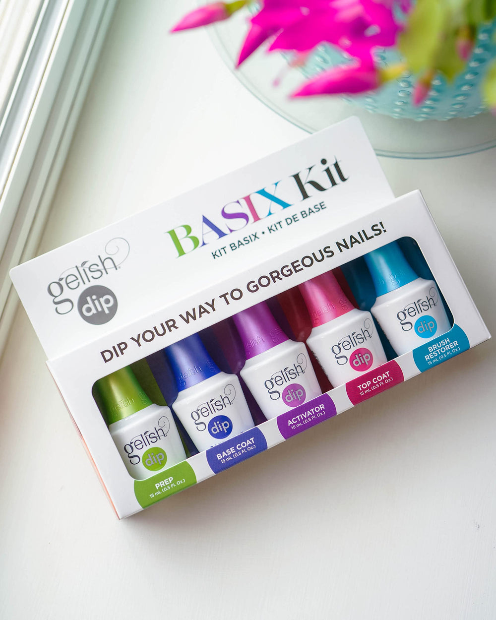 Gelish Dip Basix Kit – base coat sur ongles pour une finition lisse.