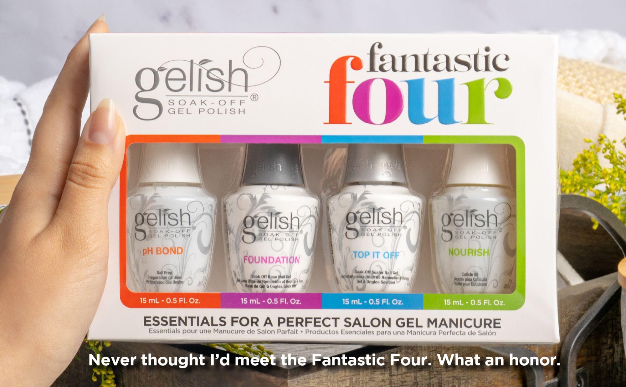 Gelish Fantastic Four Kit – Emballage ergonomique et brosse précise pour des sessions d’application faciles.