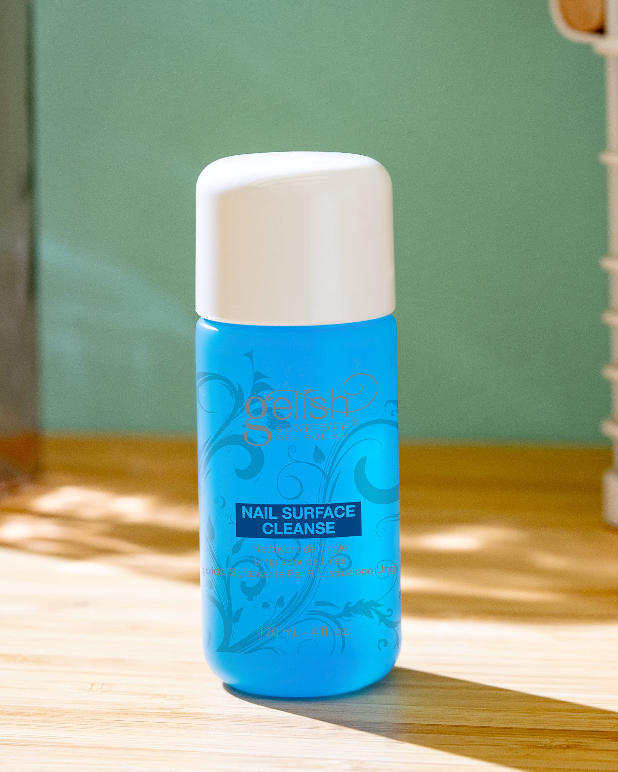 Gelish nettoyant de surface: lingette utilisée, élimine le résidu collant pour une surface prête.