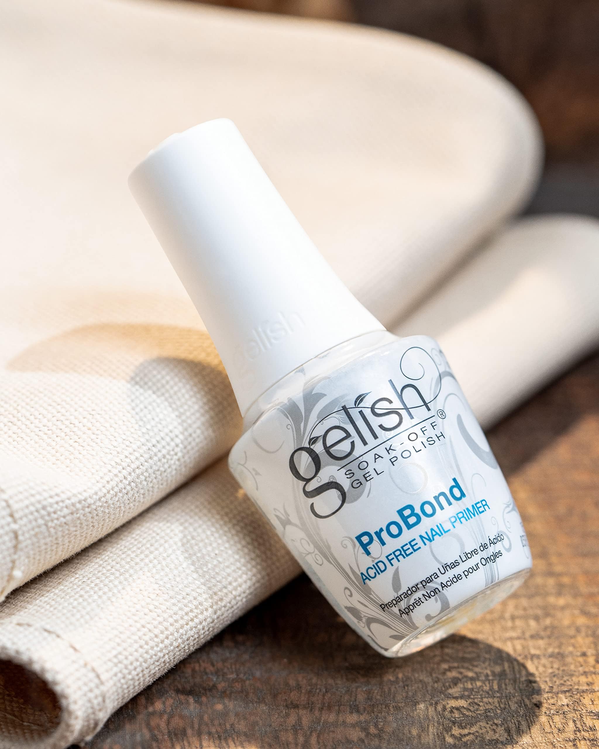 Gelish ProBond Primer: améliore l’adhérence et prolonge la tenue des poses.